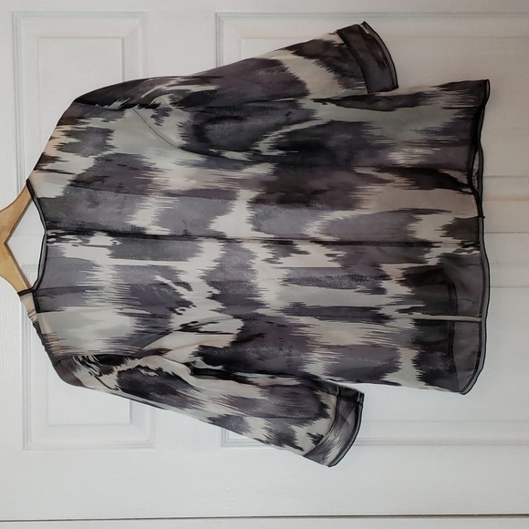 Chico's Semi Sheer Abstract Print Open Silk Cardigan Sz 1 (8-10) - Picture 3 of 6